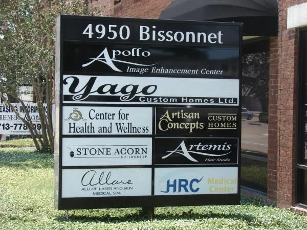 Pylon & Pole Signs