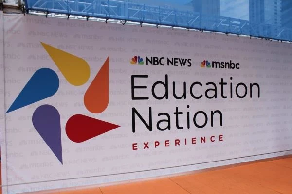STEP003 - Custom Step & Repeat Banner for Education