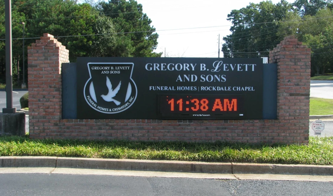 Outdoor Signage in Santa Rosa