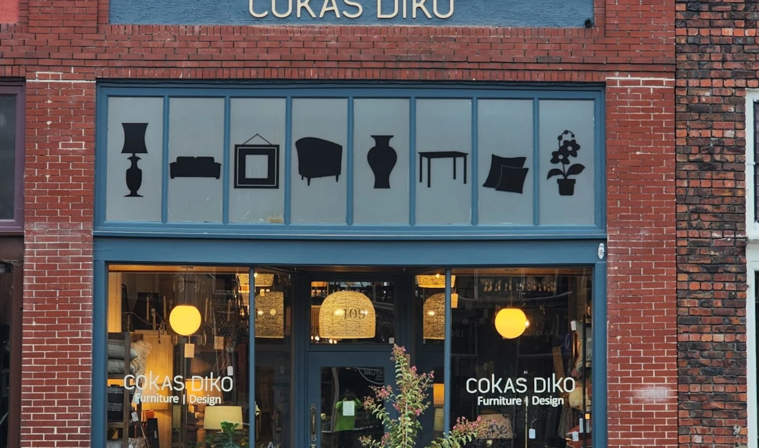 Window Graphics and Dimensional Letters 